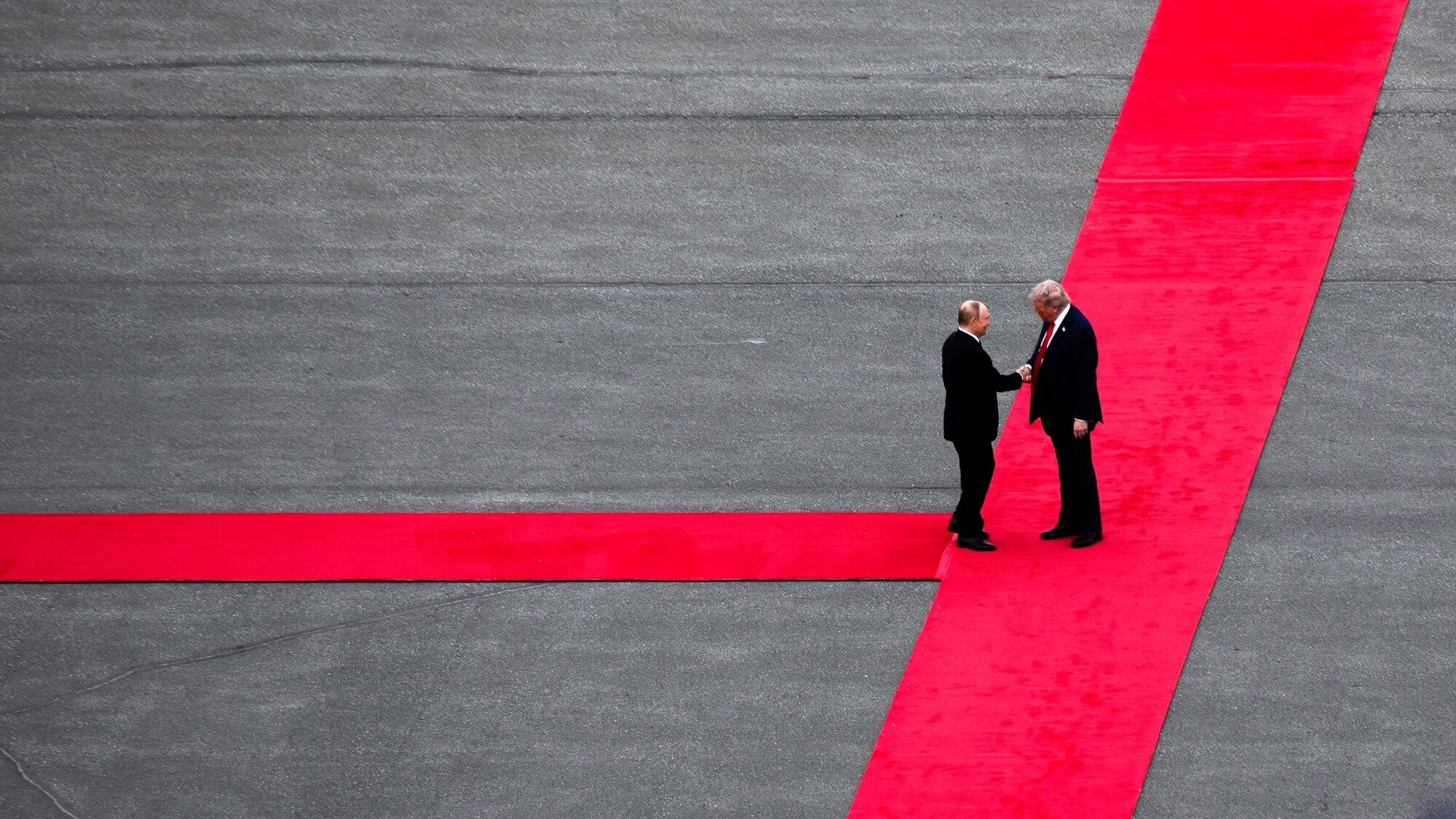 Tramps: Putins piekritis nedēļu neuzbrukt Kijivai