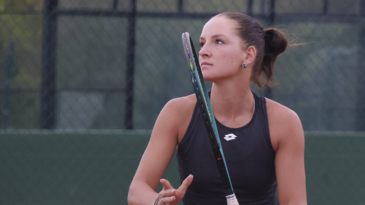 Semeņistaja sasniedz Oklendas “WTA 250” turnīra kvalifikācijas finālu