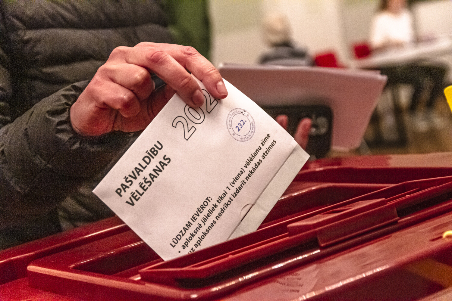Saeima otrajā lasījumā atbalsta grozījumus, kas dos vairāk laika mainīt vēlēšanu apgabalu pašvaldību vēlēšanās
