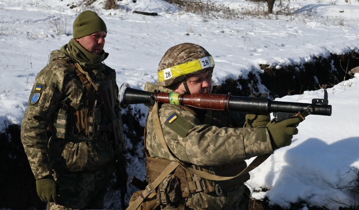 SAB: Karš un ekonomikas militarizācija Krievijā radījusi ieinteresēto personu loku, kas apgrūtina militāro tēriņu mazināšanu