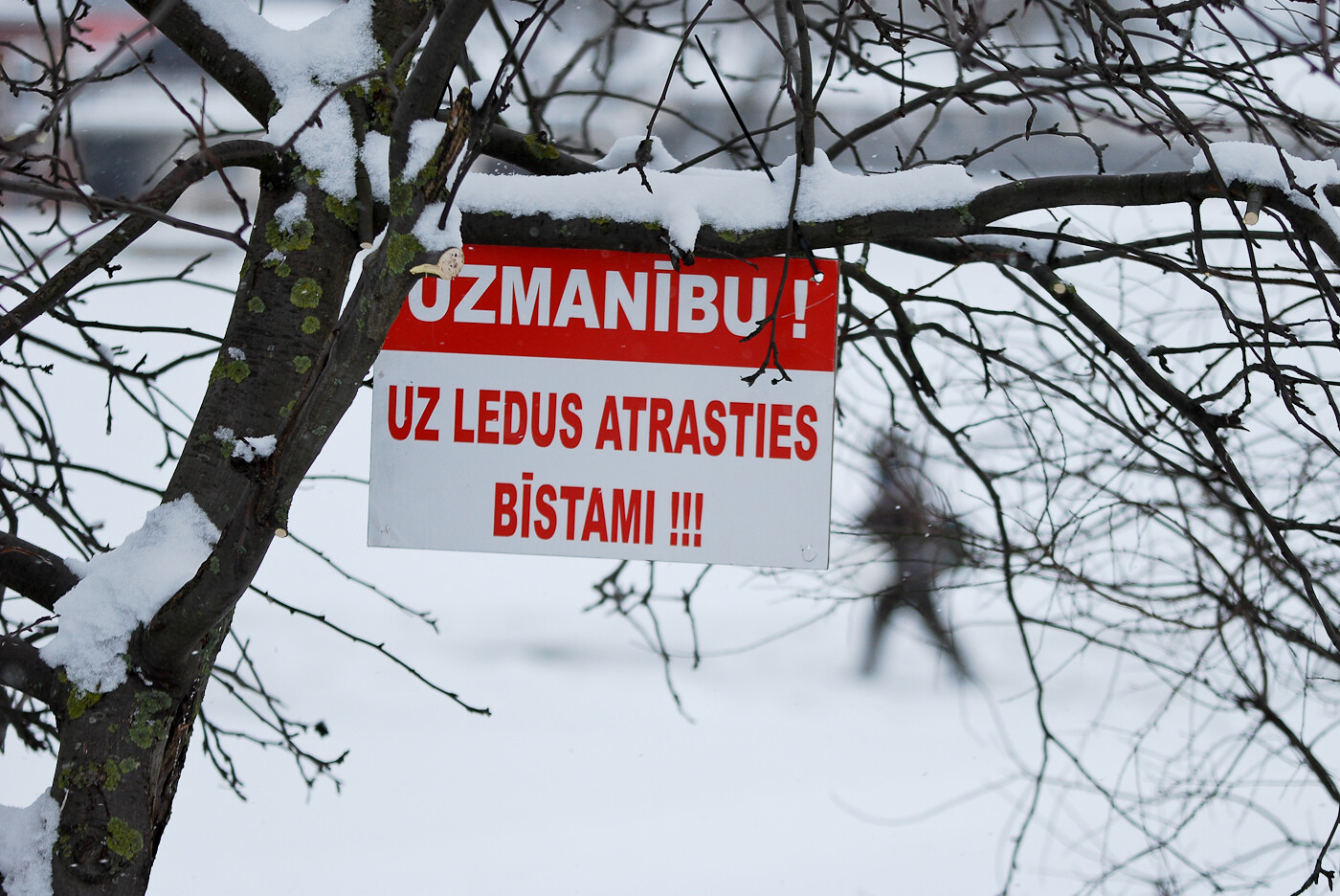 Alūksnē diviem cilvēkiem ielūstot ledū, viens gājis bojā un otrs izglābts