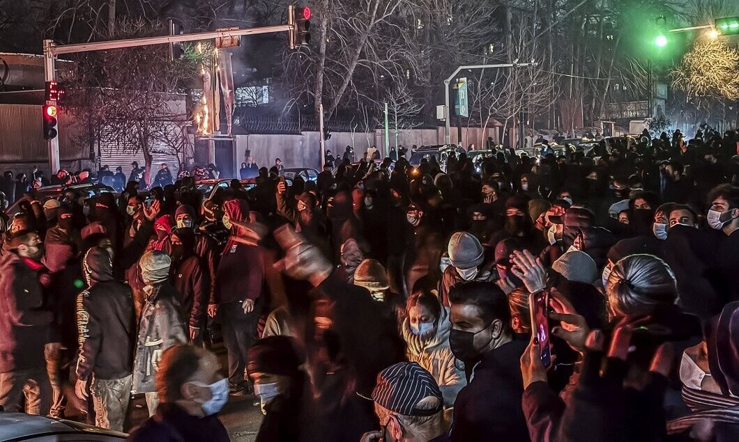 ASV nosaka Irānai sankcijas par protestu apspiešanu