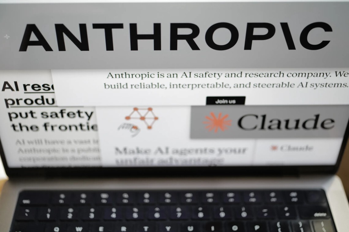 “Anthropic” neļauj ASV armijai neierobežoti izmantot tā MI tehnoloģiju