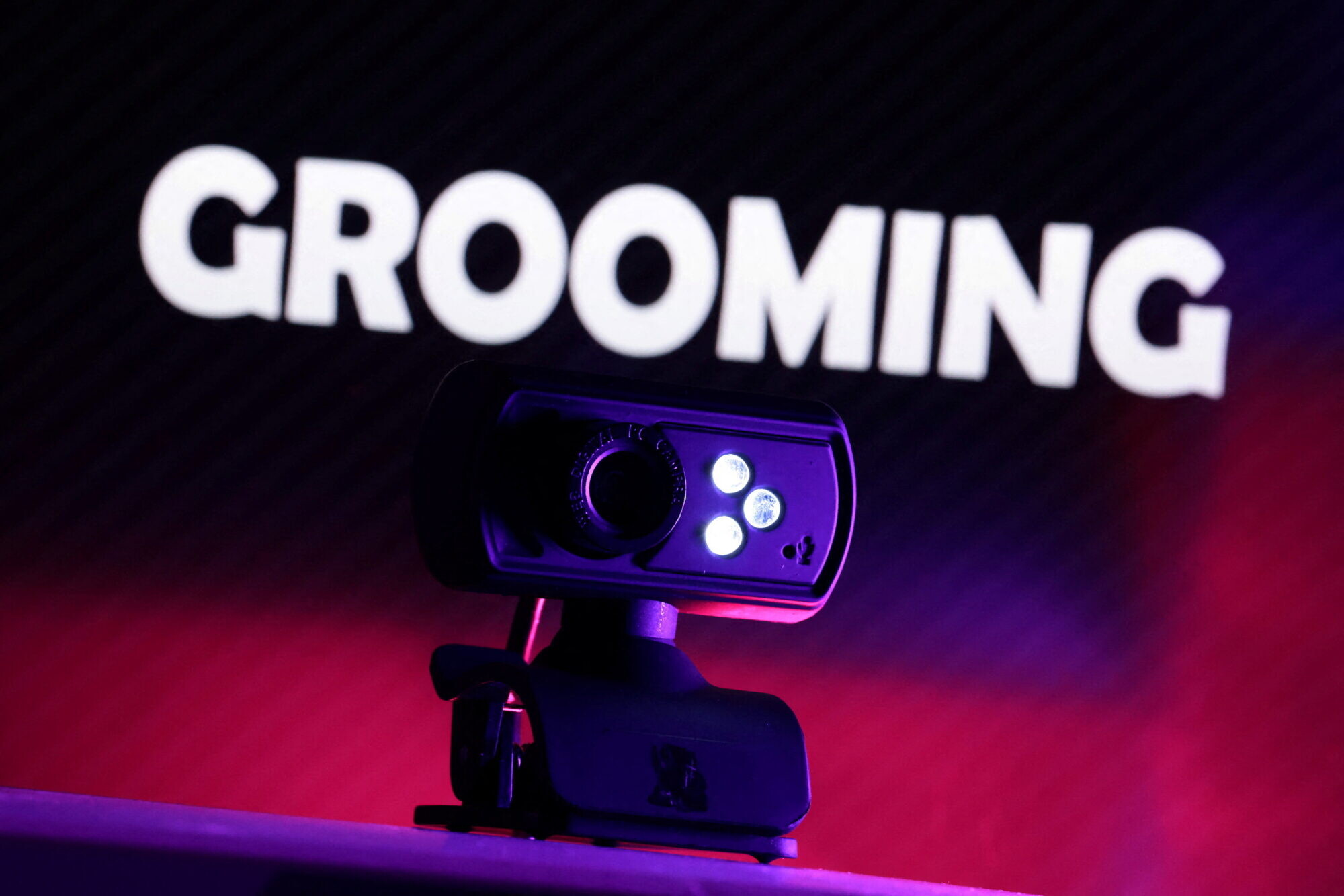 Oficiālajā saziņā terminu “grooming” aizstās ar “ievilināšana”