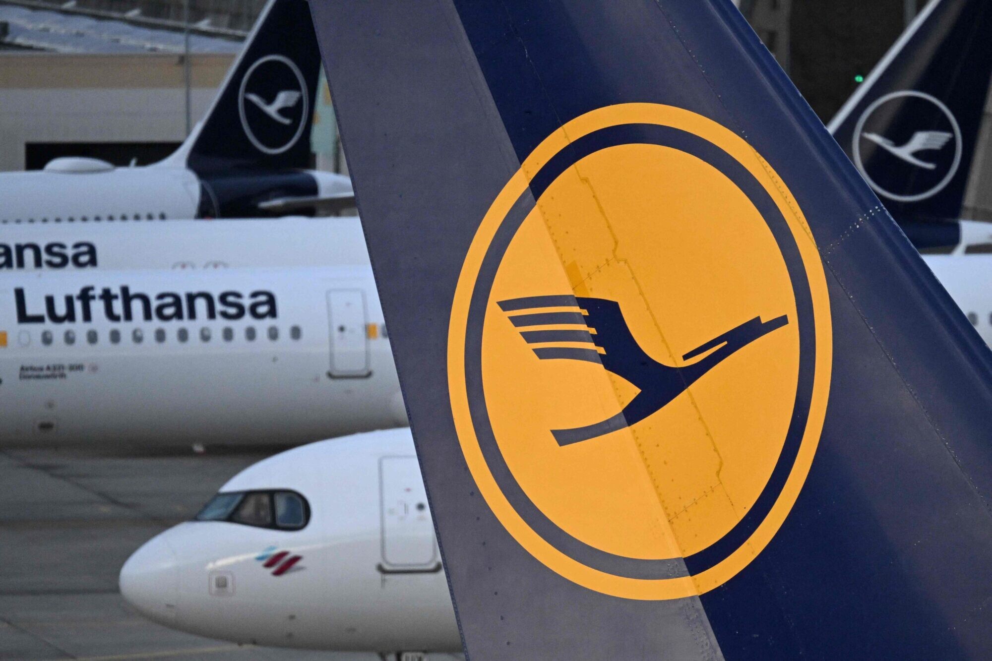 Streika dēļ atcelti simtiem “Lufthansa” reisu