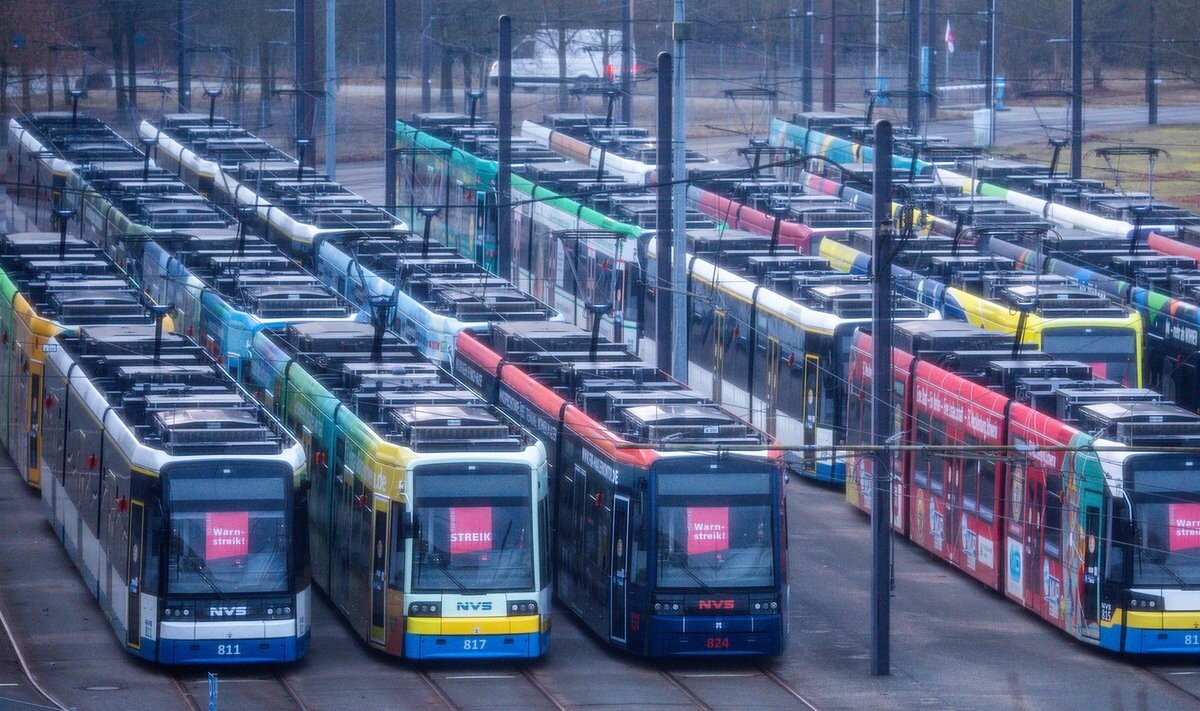 Vācijas sabiedriskā transporta darbinieki sāk 48 stundu streiku