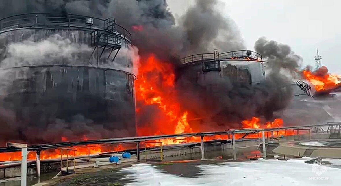 Ukraina devusi triecienu naftas bāzei Krievijas Saratovas apgabalā
