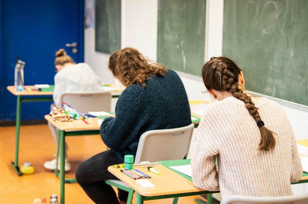Reitings: Augstākos rezultātus centralizētajos eksāmenos uzrādījušas Rīgas skolas