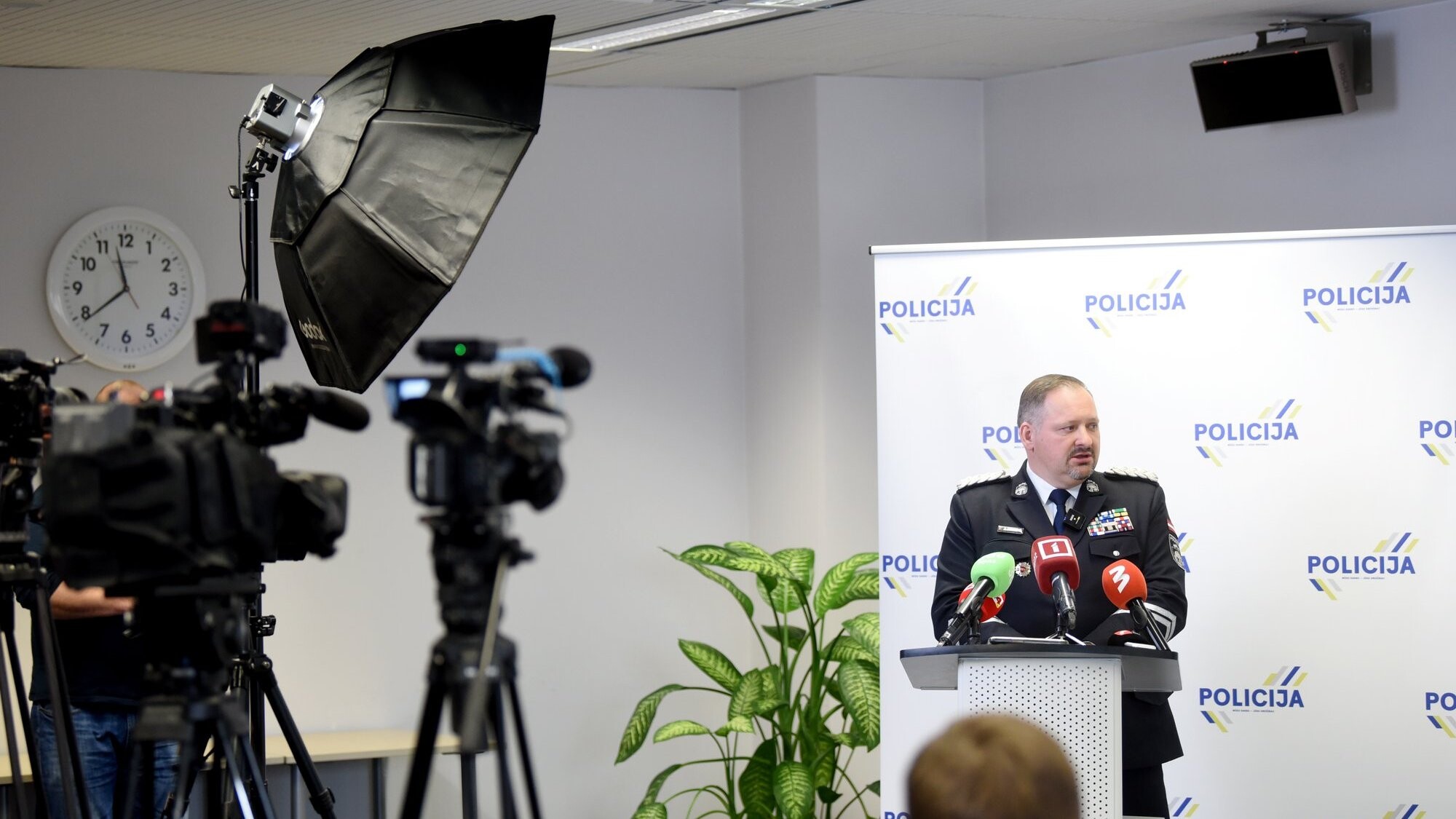 Policijas darba aktualitātes šogad – ar kara attaisnošanu saistīti noziegumi, krāpšanu un mazo zādzību mazināšana