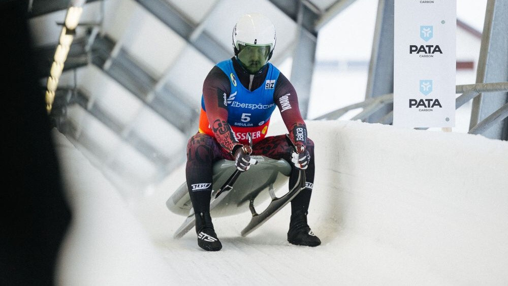 Kaluma un Rinks kvalificējas Pasaules kausa kamaniņu sportā pamatsacensībām