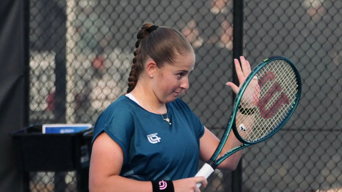 Ostapenko cīnīsies par vietu Dohas “WTA 1000” turnīra finālā