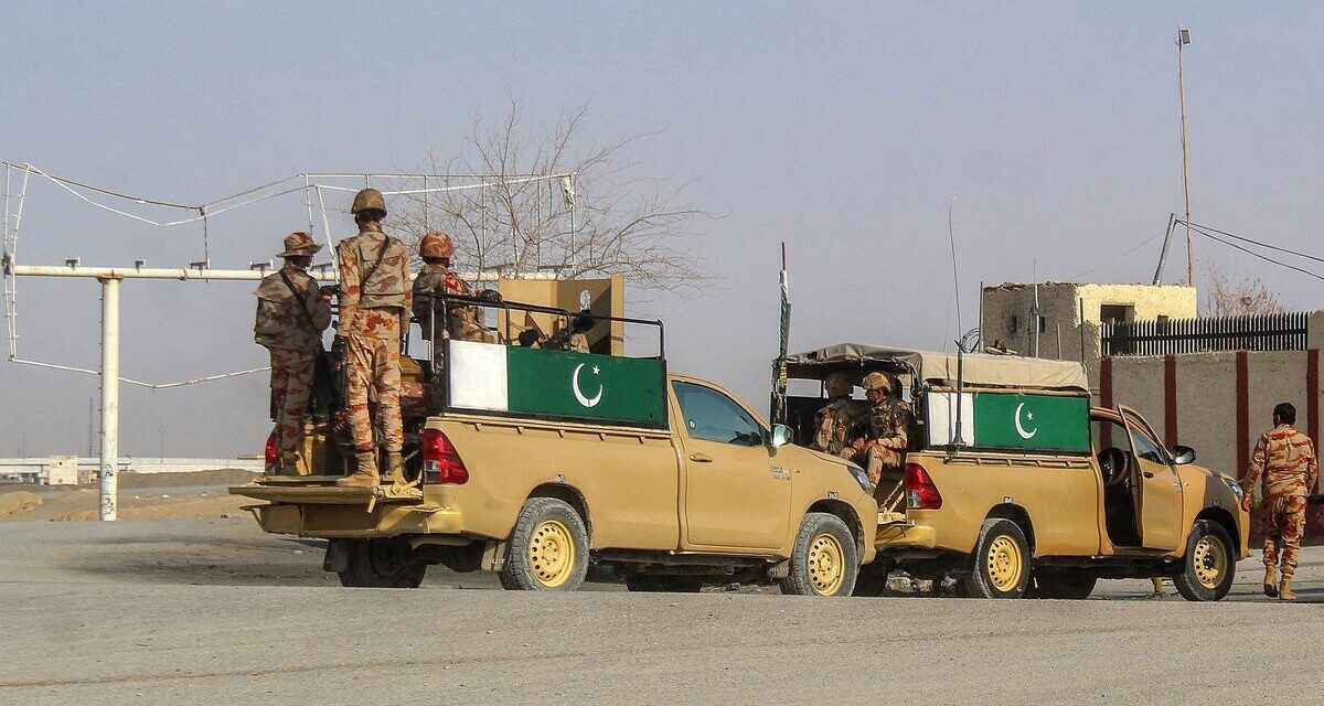 Pakistāna: Sadursmēs uz robežas nogalināti 133 Afganistānas talibi