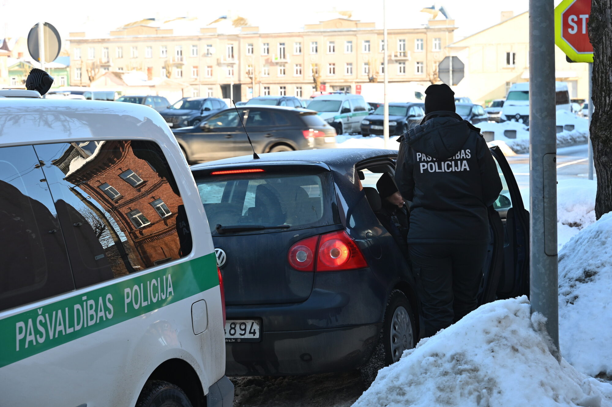 Gandrīz visi Liepājas pašvaldības policisti ceļ trauksmi par algām. Draud pieredzējušu kadru aizplūšana