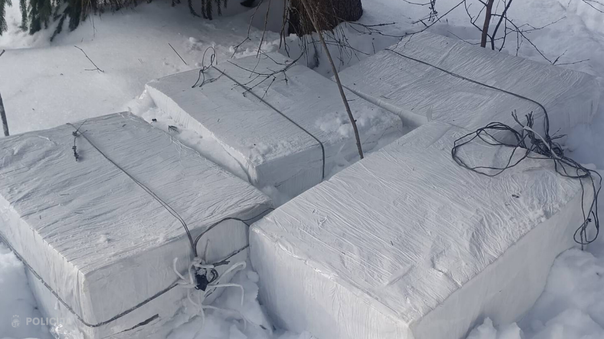 Par cigarešu kontrabandu ar meteoroloģiskajām zondēm Latgalē aizturēti astoņi Latvijas un Lietuvas pilsoņi
