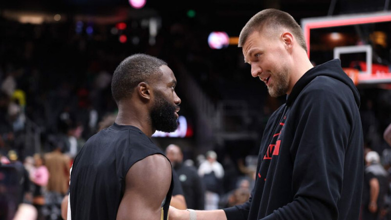 Duelis ar “Celtics” un atmiņas par NBA titulu – Porziņģis gatavojas debijai “Warriors”