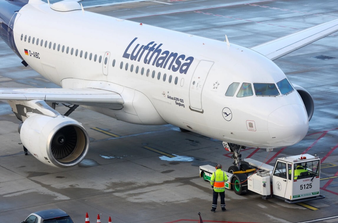 Ceturtdien streikos “Lufthansa” piloti un stjuarti