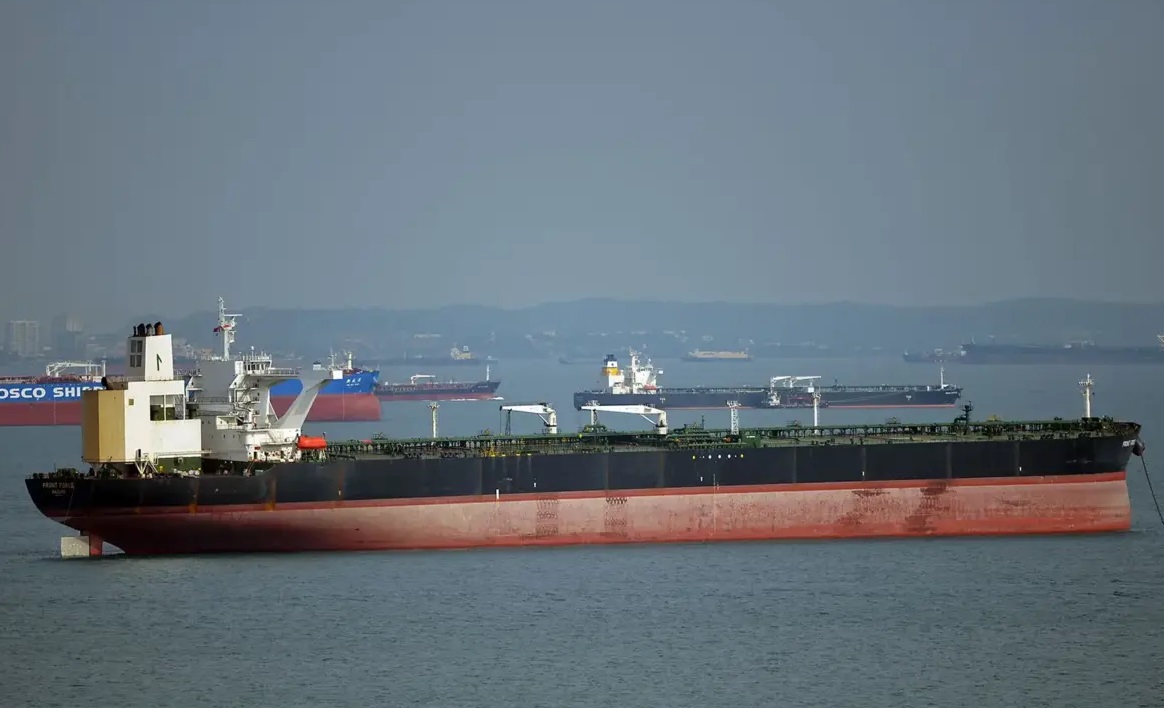 ASV karavīri Indijas okeānā pārtvēruši tankkuģi