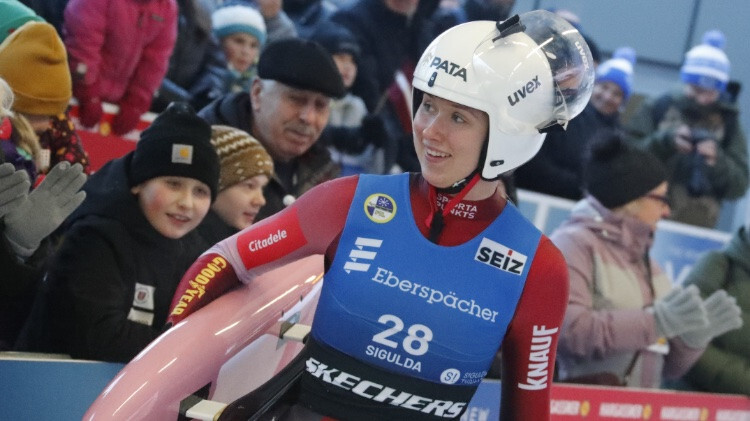 Sirsniņa kļūst par pasaules junioru čempioni kamaniņu sportā