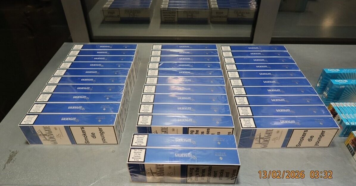 Pasažiera bagāžā muita atrod vairāk nekā 380 paciņu kontrabandas cigarešu