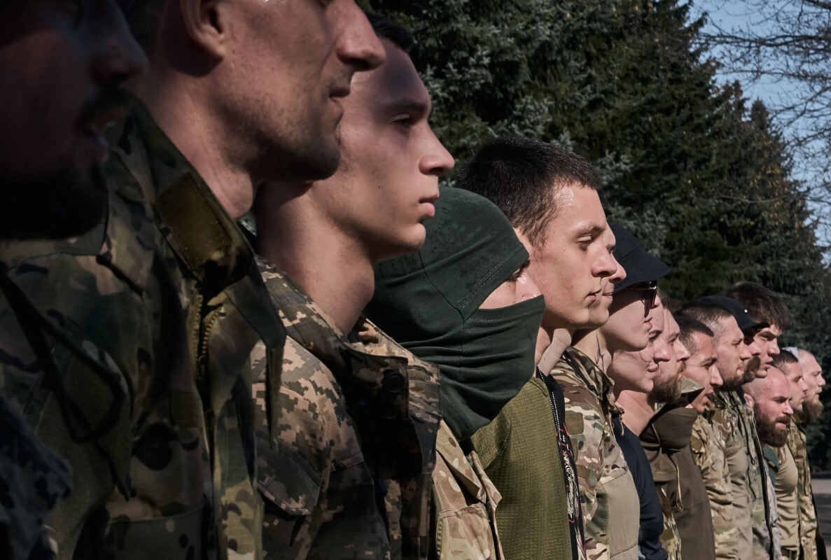 Zelenskis vēlas pēc kara armiju veidot uz brīvprātības pamata
