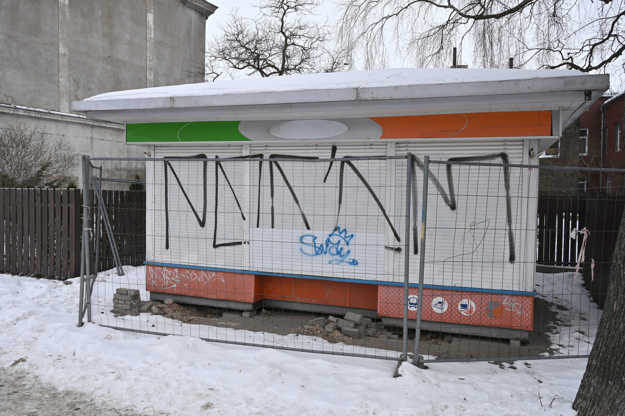 Avīžu kiosku ēras noriets Liepājā: “Narvesen” paliek tikai lielveikalos