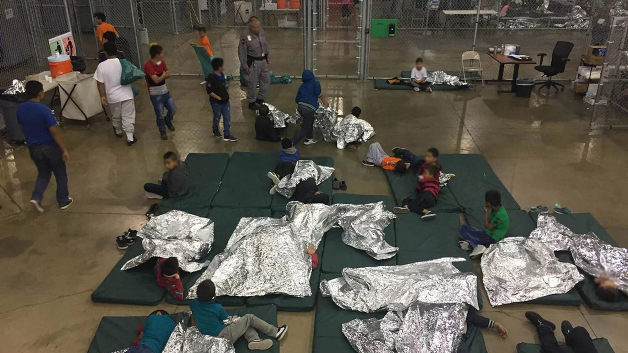 ASV plāno par 38,3 miljardiem dolāru paplašināt imigrantu aizturēšanas vietas
