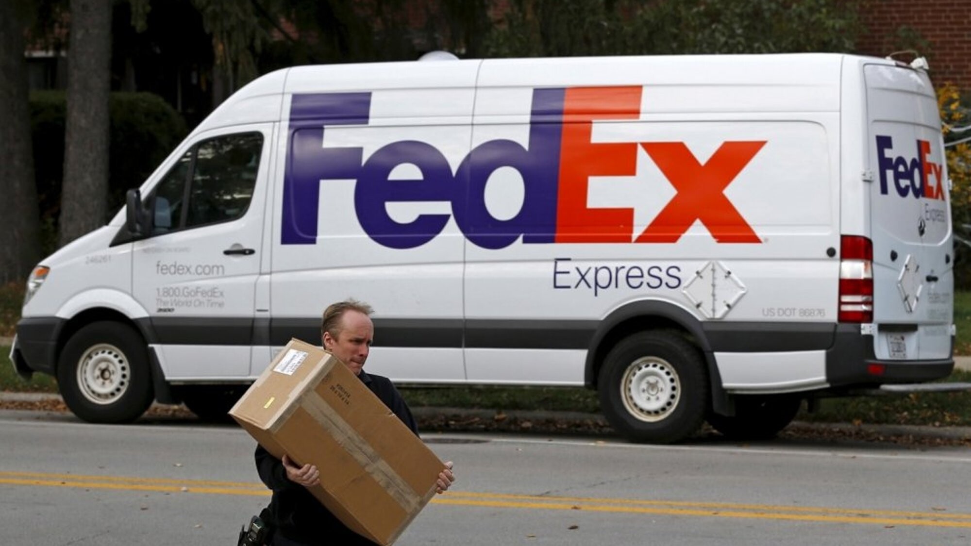 “FedEx” ar prasību tiesā no ASV valdības vēlas iegūt tarifu atmaksu