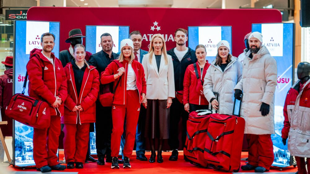 Prezentē ziemas olimpiskajām spēlēm tapušos sporta un brīvā laika tērpus