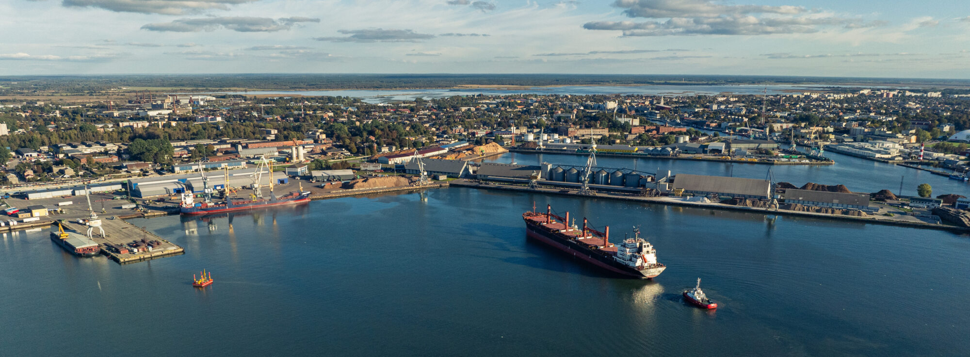 Saeimas komisija tālāk virza ieceri par Liepājas un Rēzeknes SEZ beztermiņa darbības periodu noteikšanu
