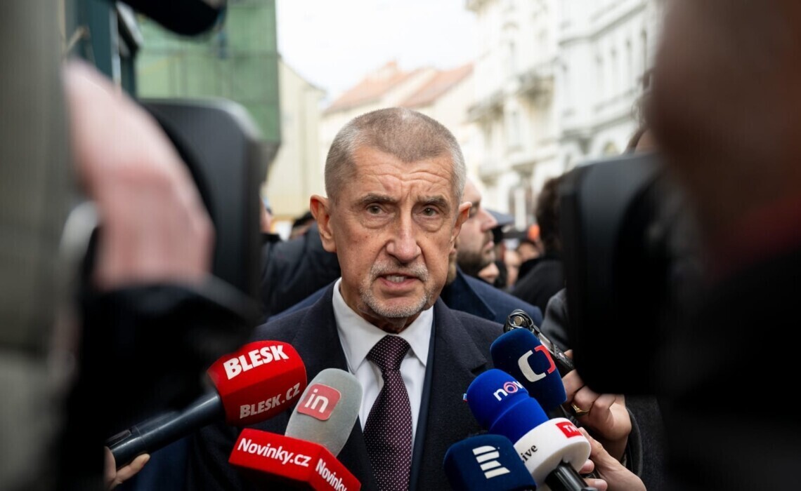 Čehijas valdība iztur neuzticības balsojumu