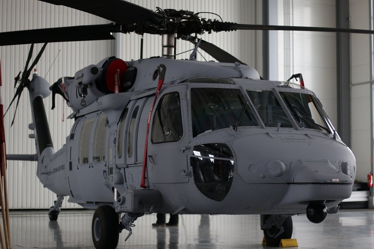 Militārajā bāzē “Lielvārde” būvēs “Black Hawk” helikopteru tehnisko angāru
