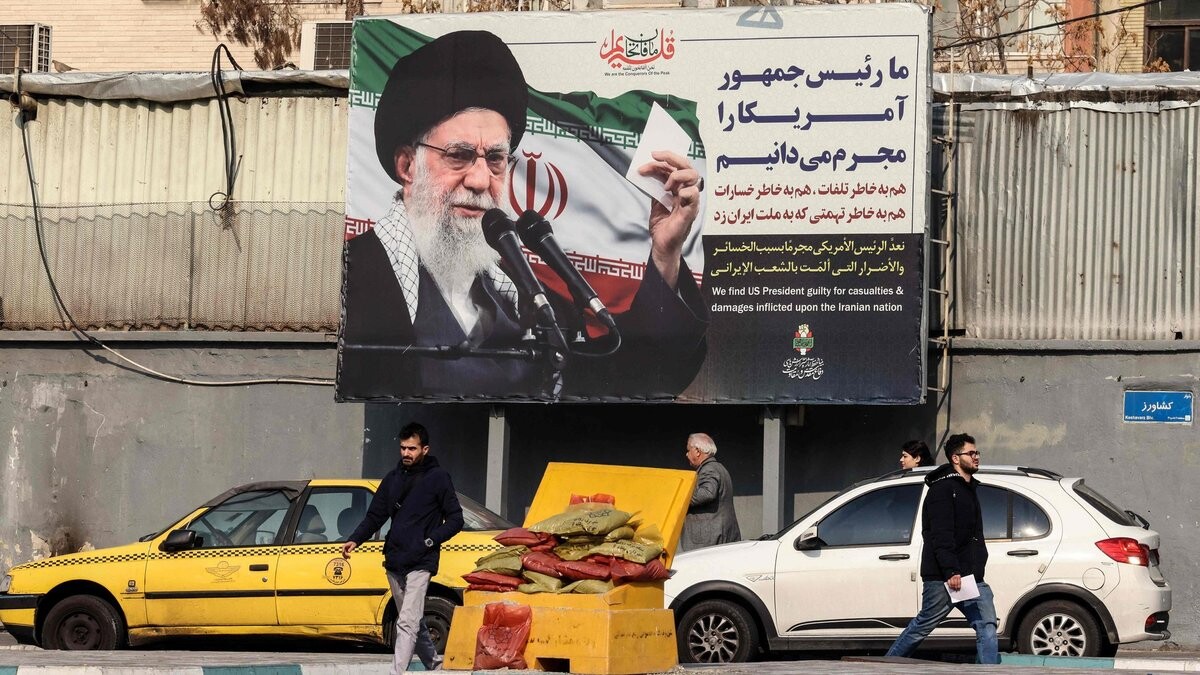 Teherānā triecienos izpostīta ajatollas Hamenei rezidence