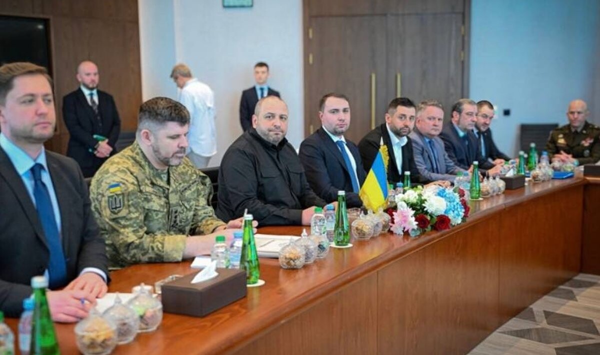 Kremlis: Sarunas Abū Dabī bija konstruktīvas