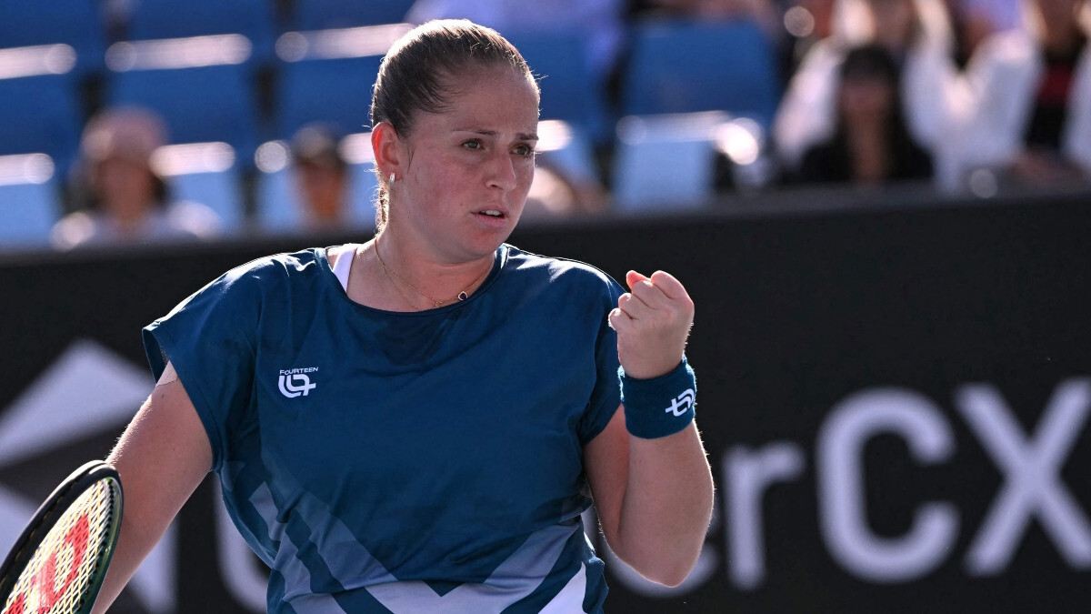 Ostapenko cīnīsies par vietu Dohas “WTA 1000” turnīra ceturtdaļfinālā