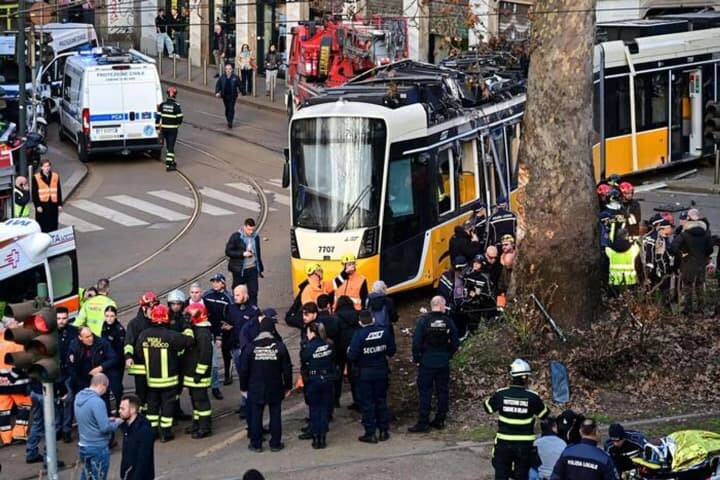 Milānā tramvaja avārijā gājuši bojā divi cilvēki