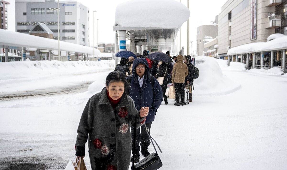 Japānā lielajos sniegos dzīvību zaudējuši 30 cilvēki
