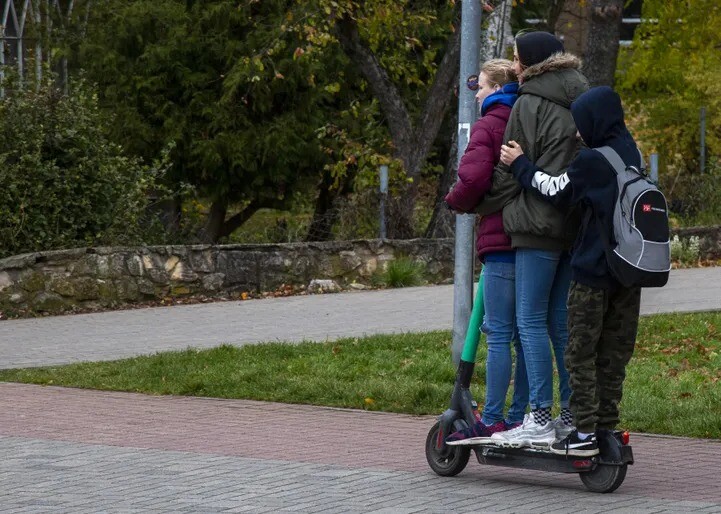 Konfiscētos skrejriteņus piešķirs iedzīvotājiem