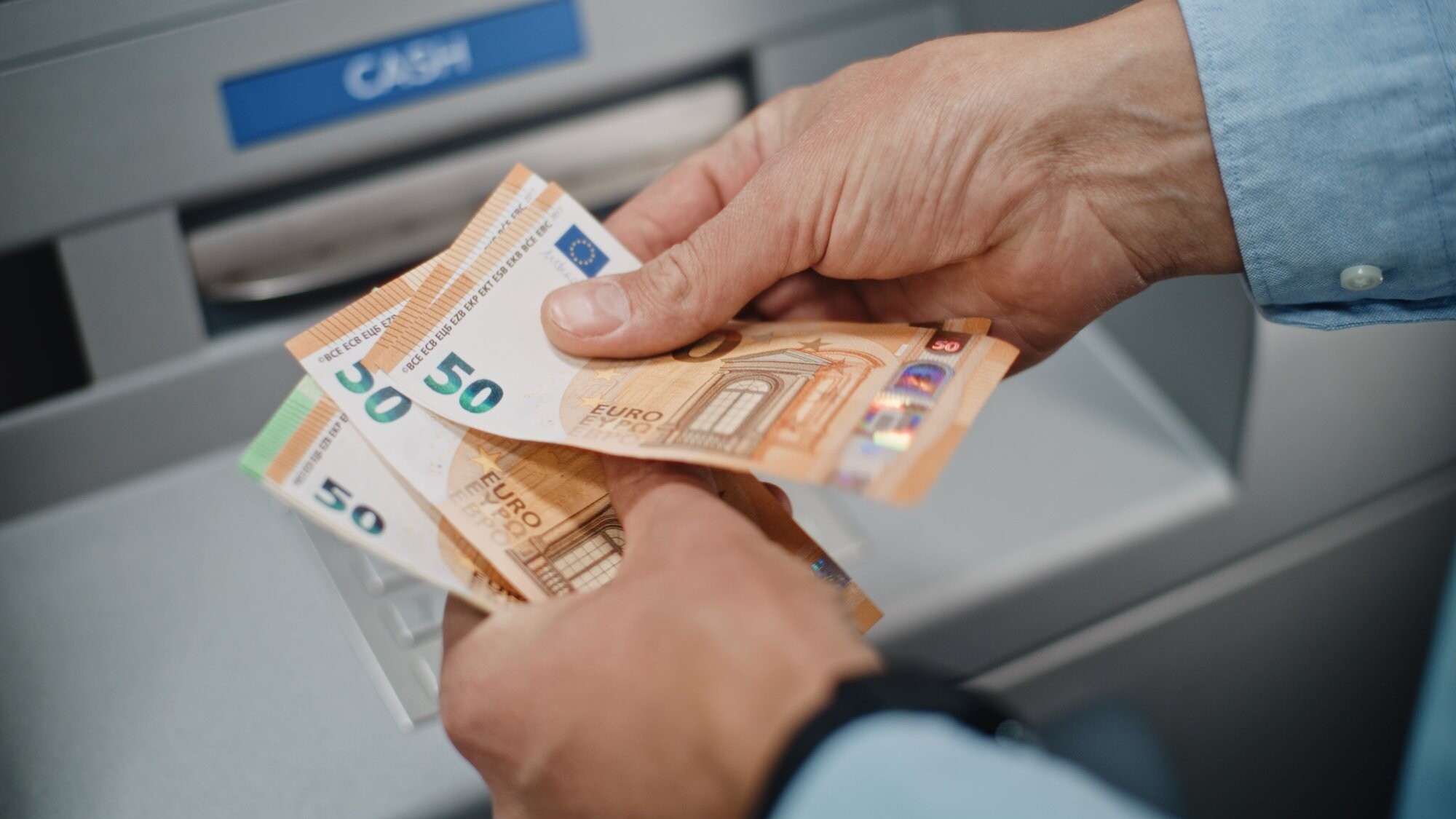Koalīcijā dažādi viedokļi par “ātro kredītu” devēju uzraudzības nodošanu Latvijas Bankai