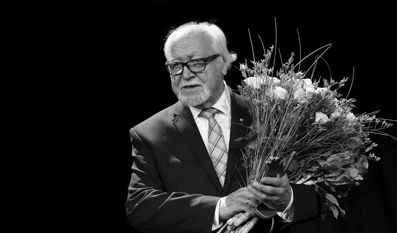 89 gadu vecumā mūžībā devies izcilais latviešu kino un teātra režisors Jānis Streičs