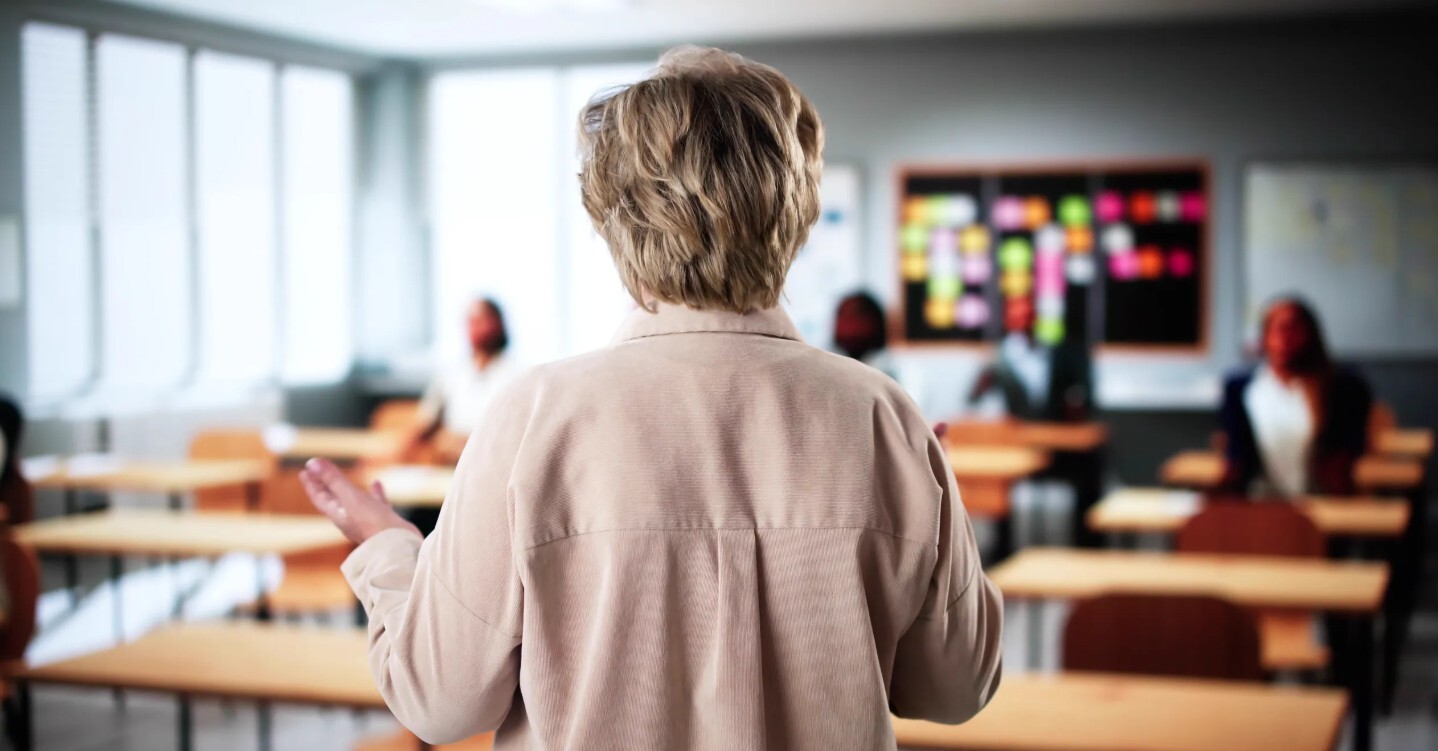 Pašvaldību skolās visvairāk trūkst pedagogu palīgu, psihologu, speciālo pedagogu un logopēdu