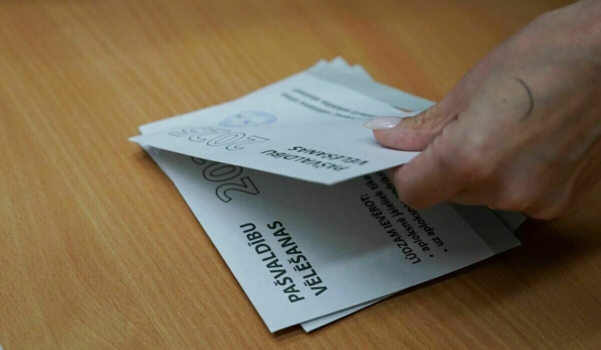 VDD rosina sākt kriminālvajāšanu par vēlētāju ietekmēšanu Cēsu novadā