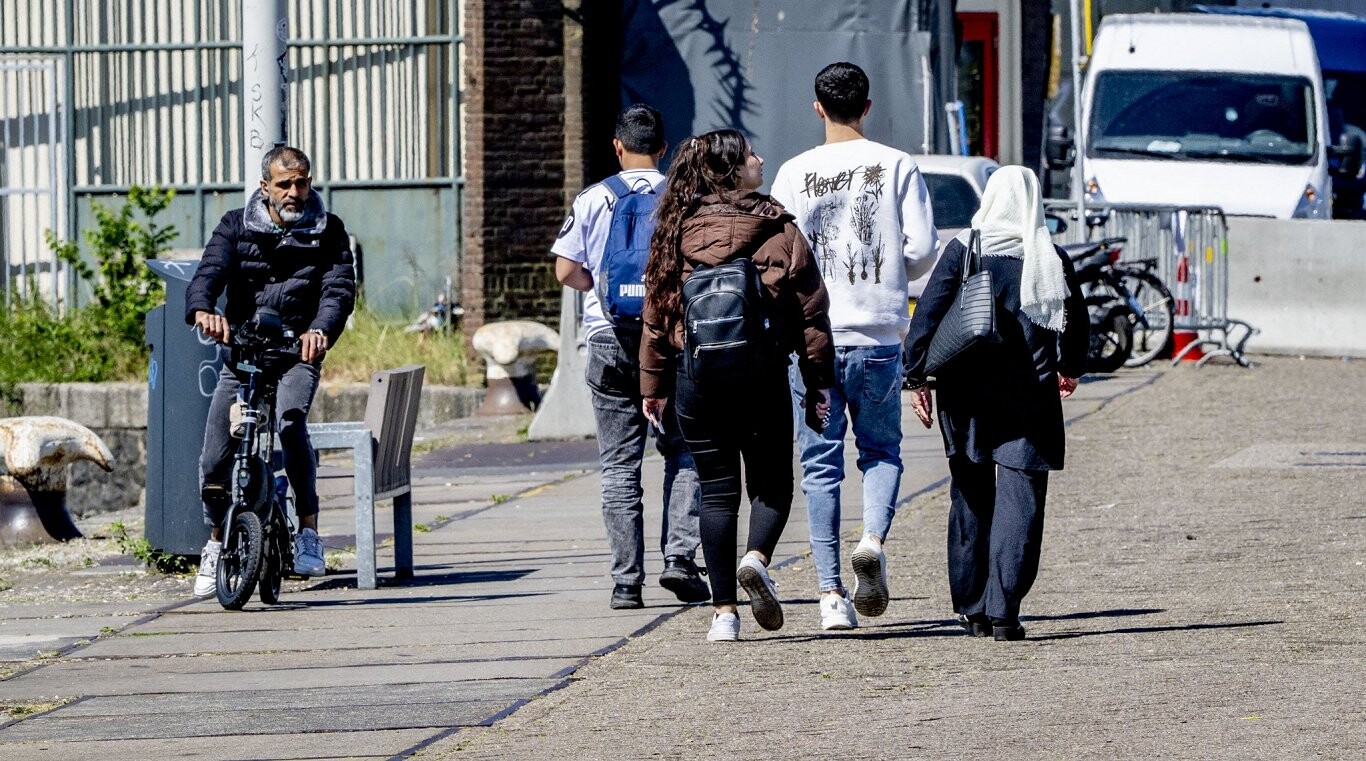 Aptauja: Vairums vāciešu ir skeptiski par irāņu bēgļu uzņemšanu
