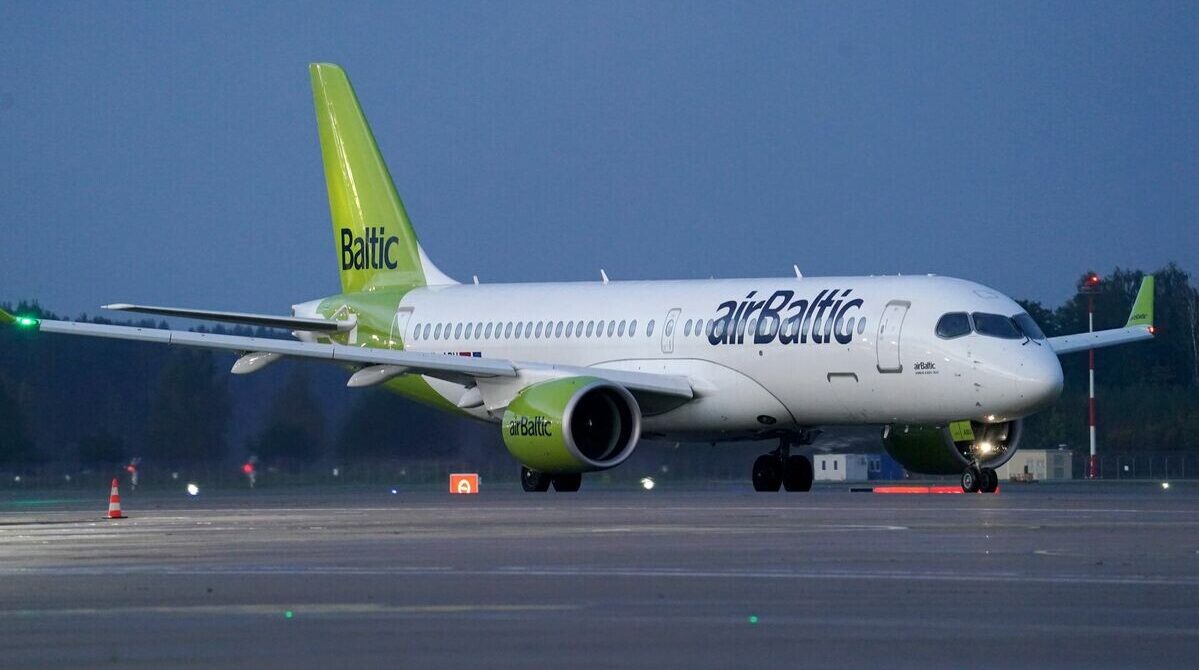 ”airBaltic” līdz marta beigām pagarinājusi lidojumu atcelšanu uz Dubaiju un no tās
