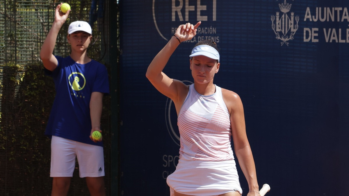 Semeņistaja zaudē Maiami “WTA 1000” kvalifikācijas otrajā kārtā, taču iekļūst pamatturnīrā