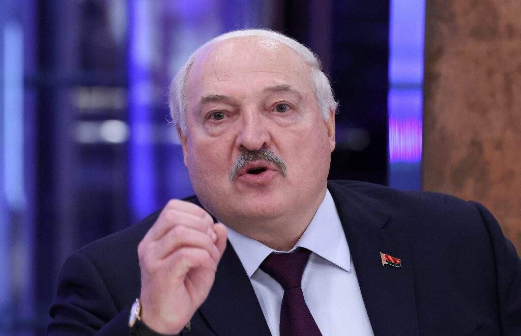 Lukašenko apžēlo 28 politieslodzītos