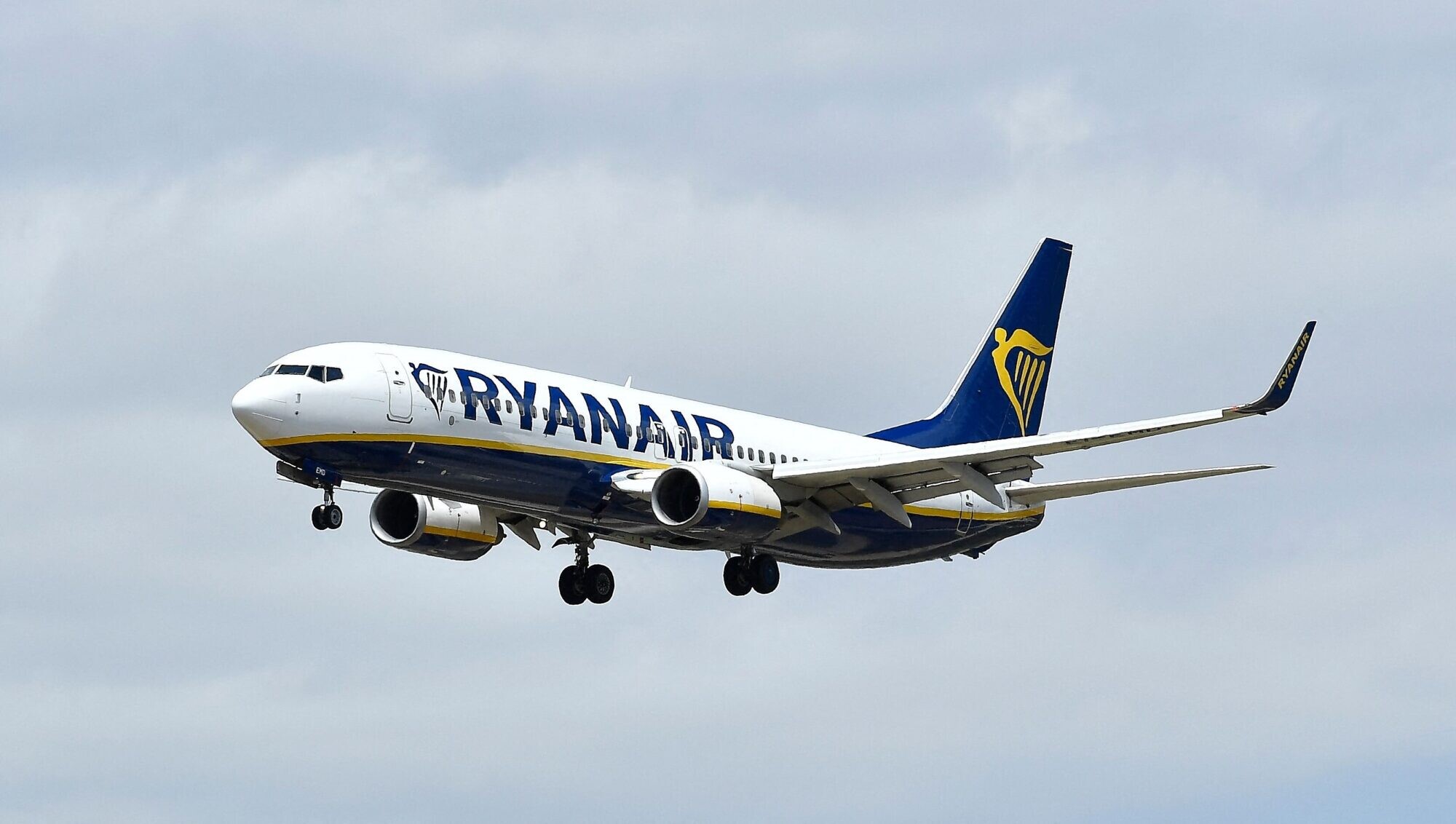 “Ryanair” vasaras sezonā no Rīgas neatsāks lidojumus uz sešiem galamērķiem