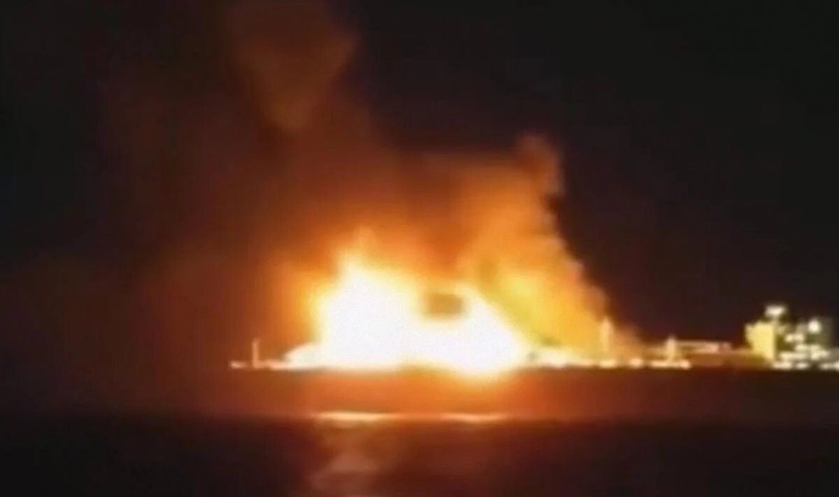 Video: Vidusjūrā aizdedzies Krievijas tankkuģis
