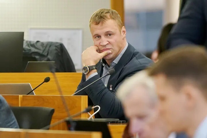 Lielākie sēžu kavētāji Rīgas domē – Briedis, Dolgopolovs un Petrovs