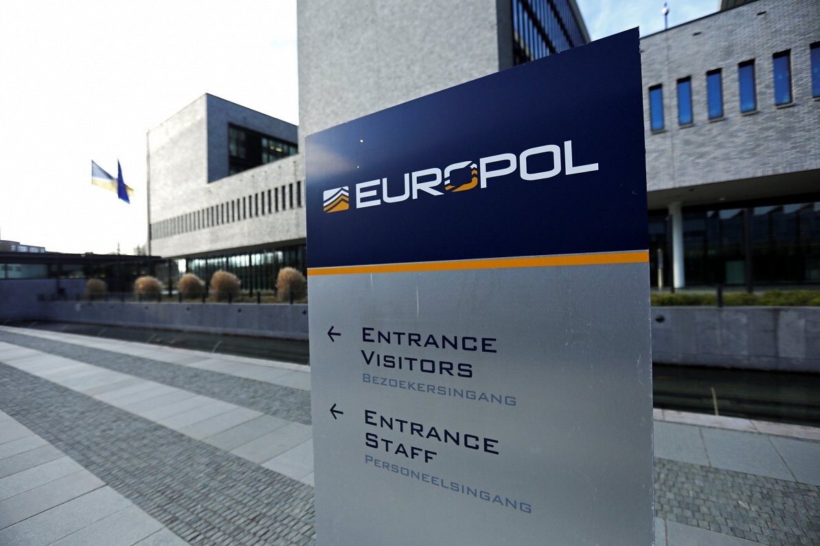 Eiropols: Sagrauta krāpnieciska platforma, kas pārdeva bērnu ļaunprātīgas izmantošanas attēlus