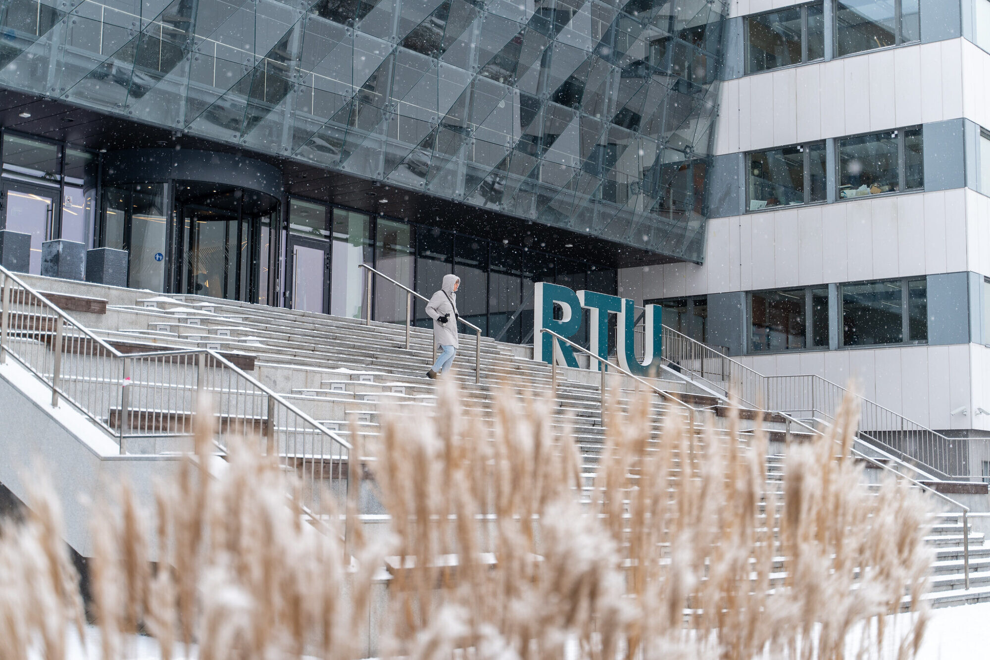 Sākts kriminālprocess par studenta nāvi RTU dienesta viesnīcā